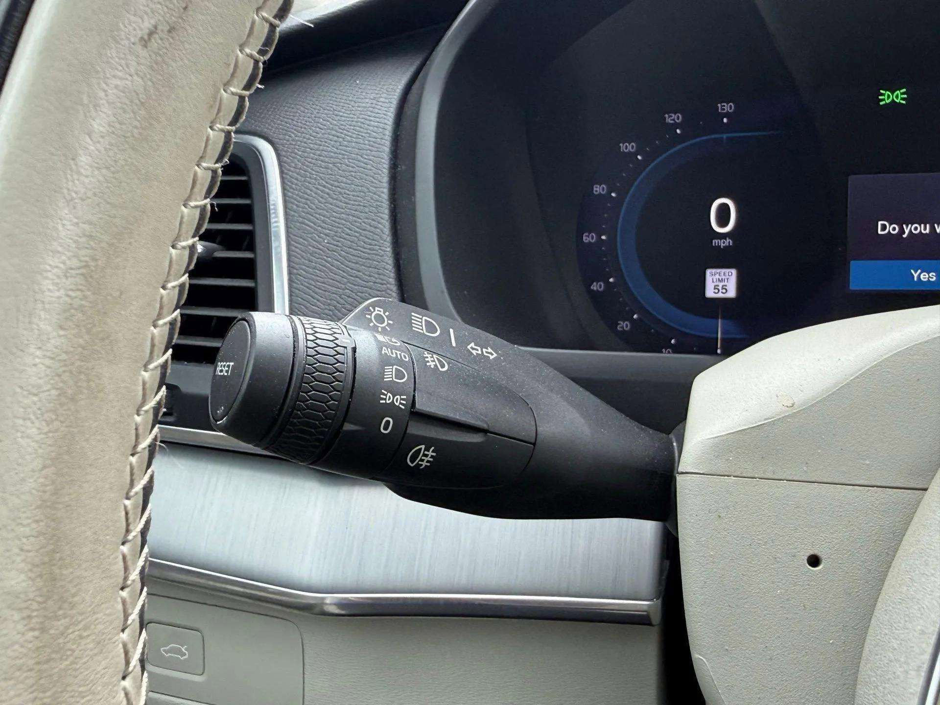 Used 2023 Volvo XC90 B5 Core w/ Protection Package Premier image 41