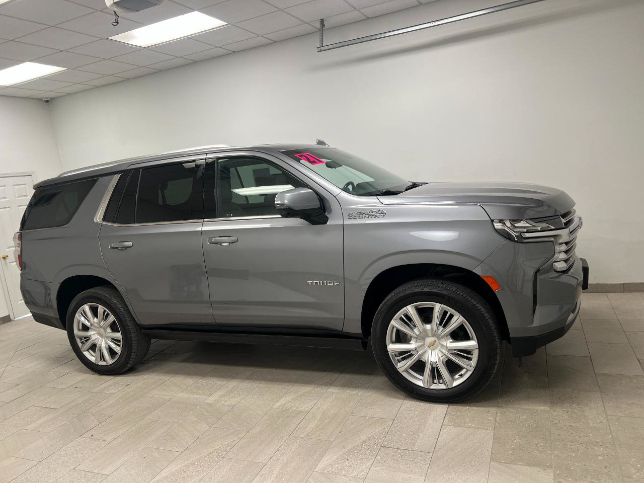 Used 2021 Chevrolet Tahoe High Country w/ Premium Package AWD/4WD image 13