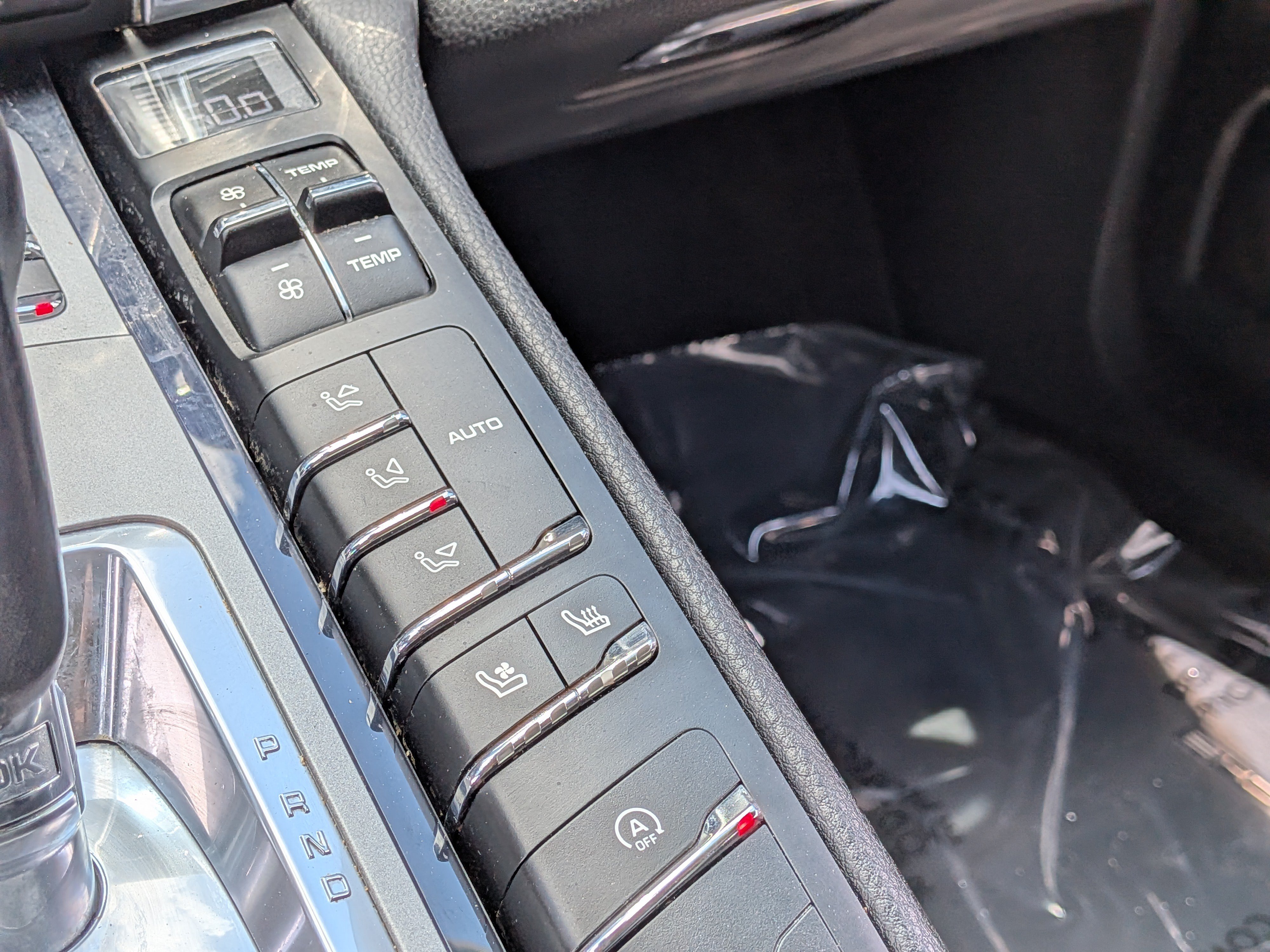 Used 2015 Porsche Panamera 4 AWD/4WD image 29