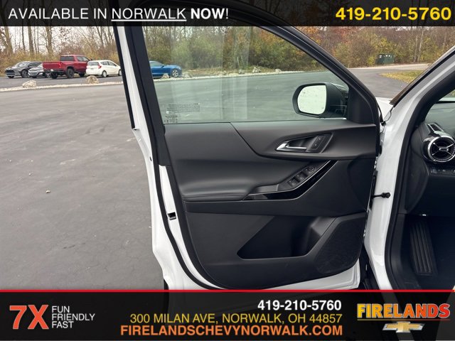 New 2026 Chevrolet Equinox LT w/ Midnight Edition image 9