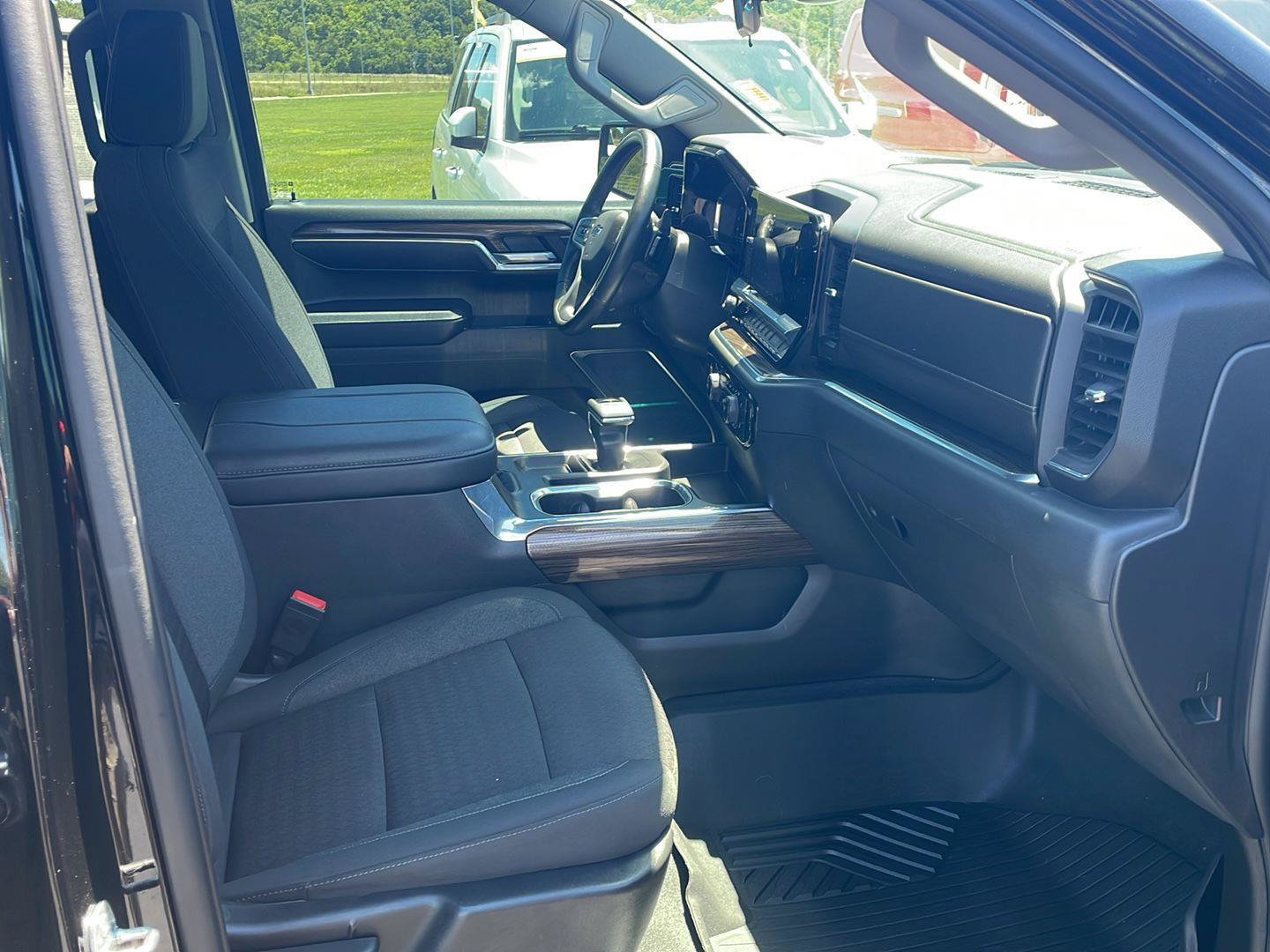 Used 2023 Chevrolet Silverado 1500 LT Trail Boss w/ Protection Package AWD/4WD image 23