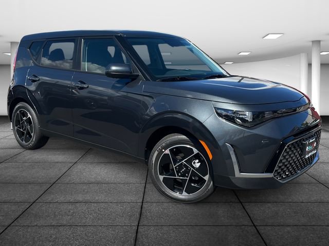 Used 2023 Kia Soul EX image 3