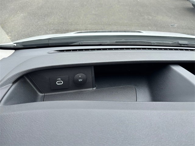 Used 2022 Ford E-Transit Medium Roof image 20