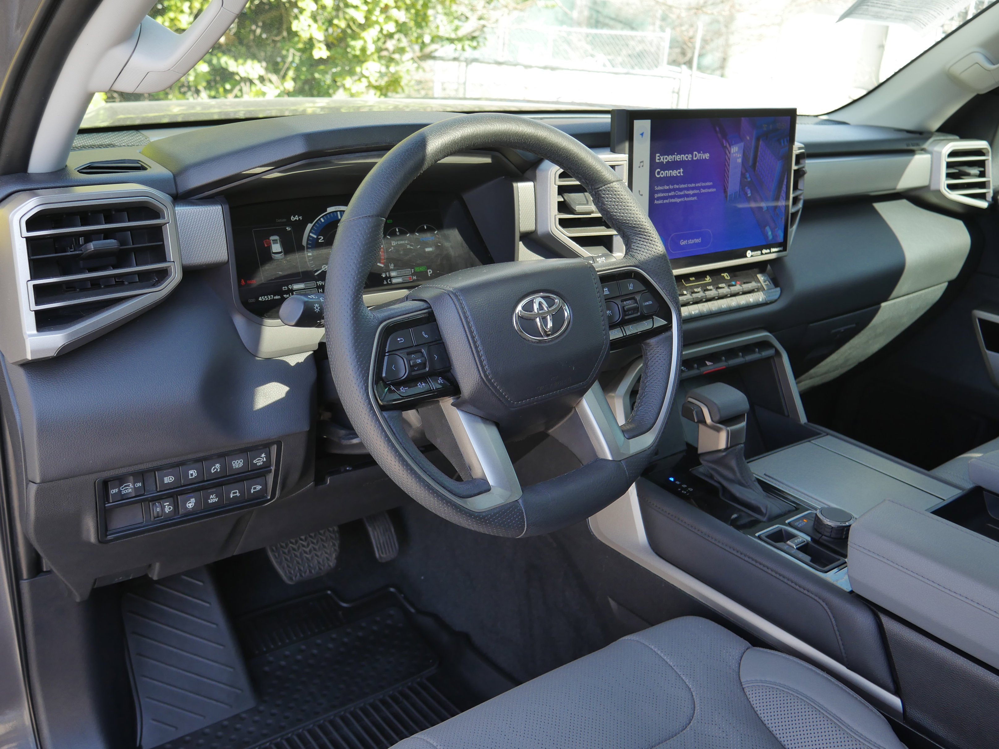 Used 2023 Toyota Sequoia Limited AWD/4WD image 4