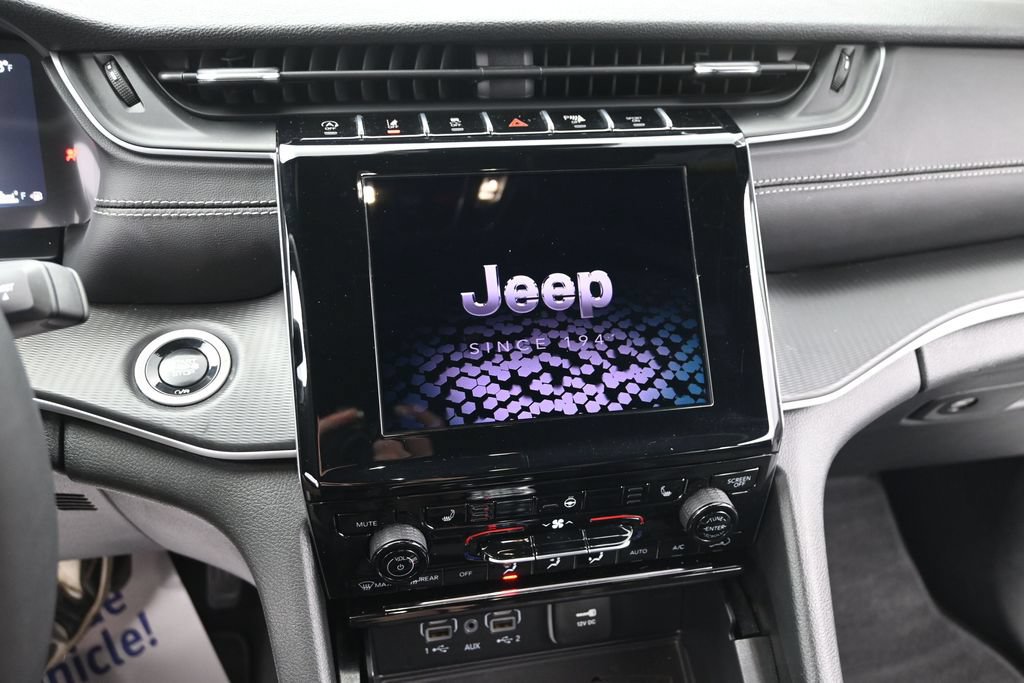 Used 2025 Jeep Grand Cherokee L Laredo AWD/4WD image 28