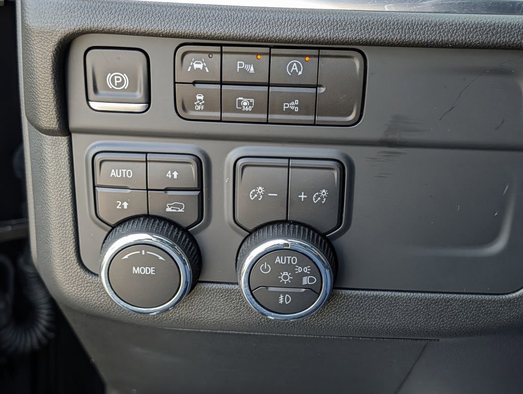 Used 2025 Chevrolet Tahoe Premier image 23