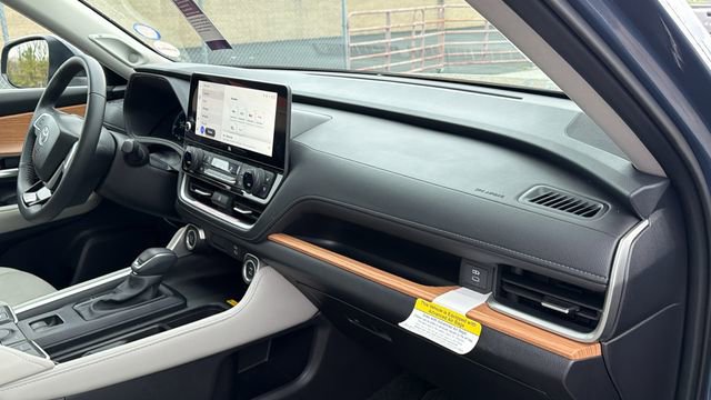 Certified 2025 Toyota Grand Highlander FWD image 35