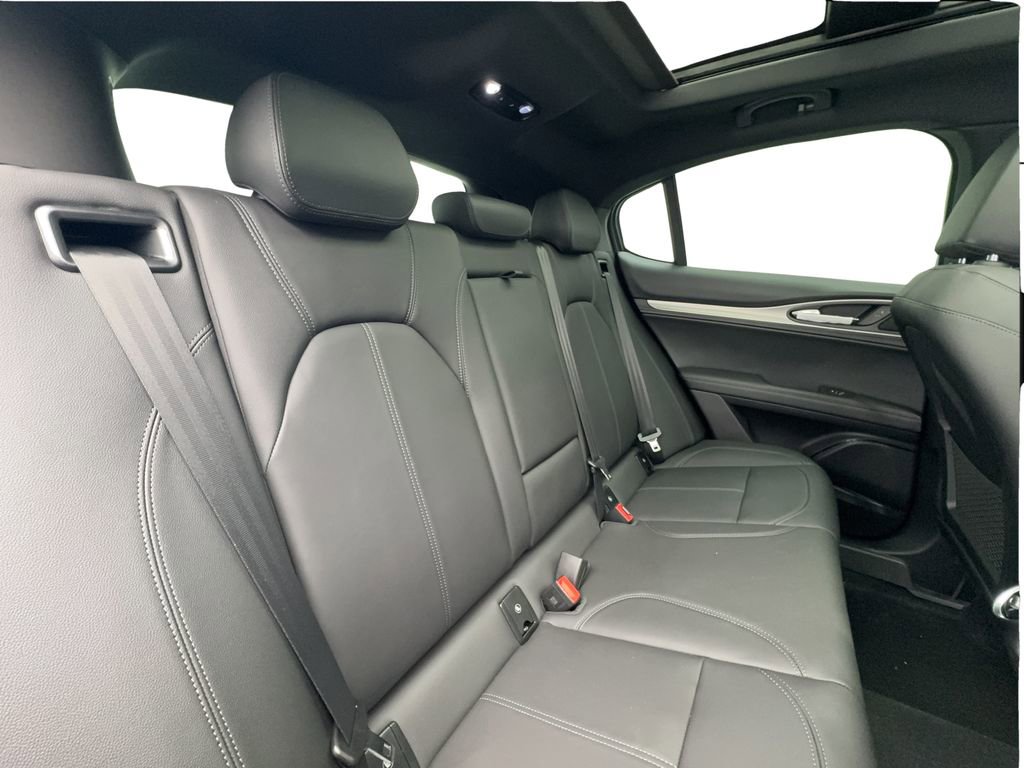 New 2025 Alfa Romeo Stelvio Sprint w/ Convenience Package image 33