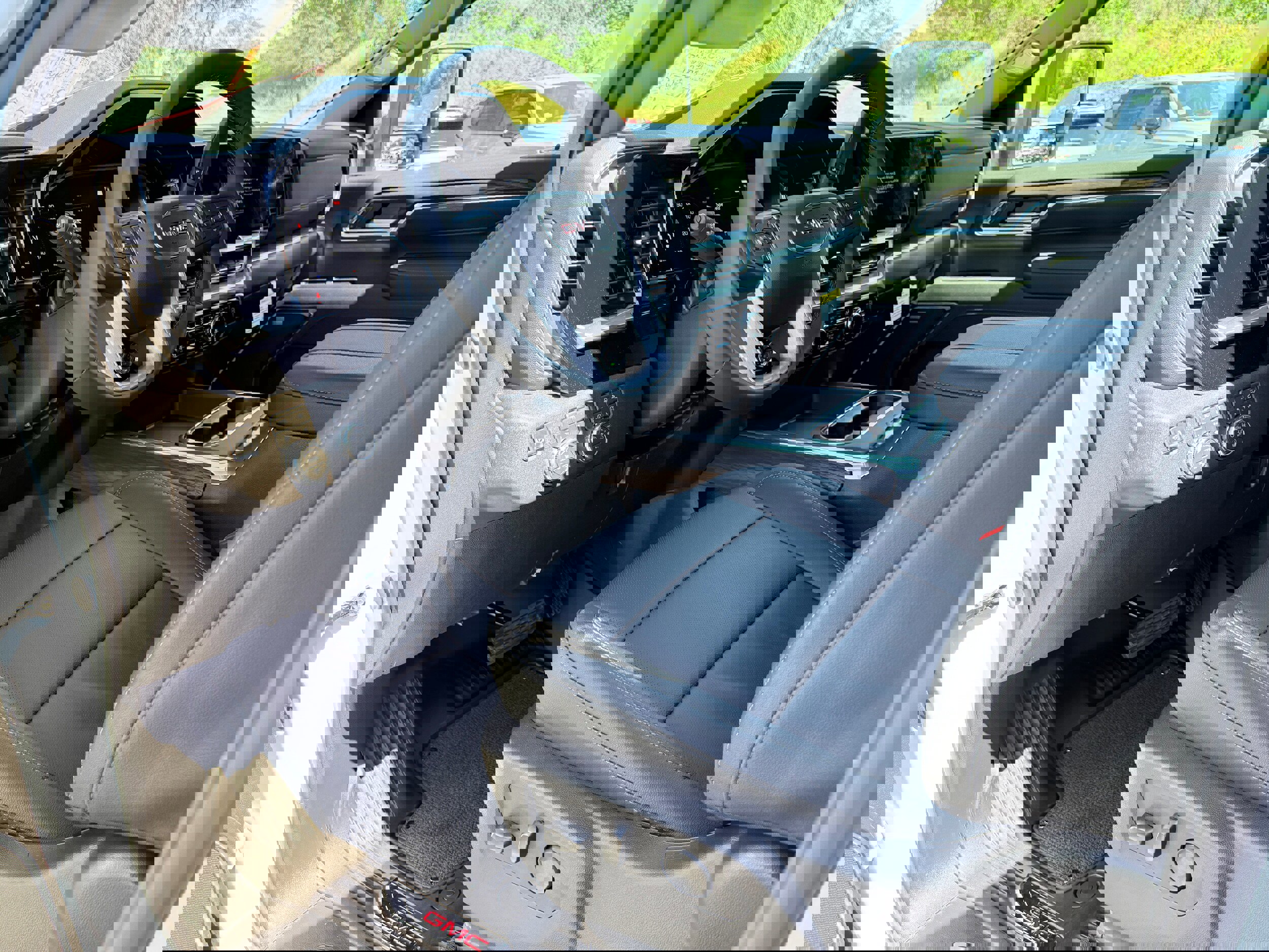 New 2026 GMC Sierra 2500 SLT w/ SLT Premium Package image 12