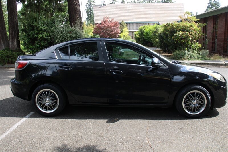 Used 2011 MAZDA MAZDA3 i Sport FWD image 11