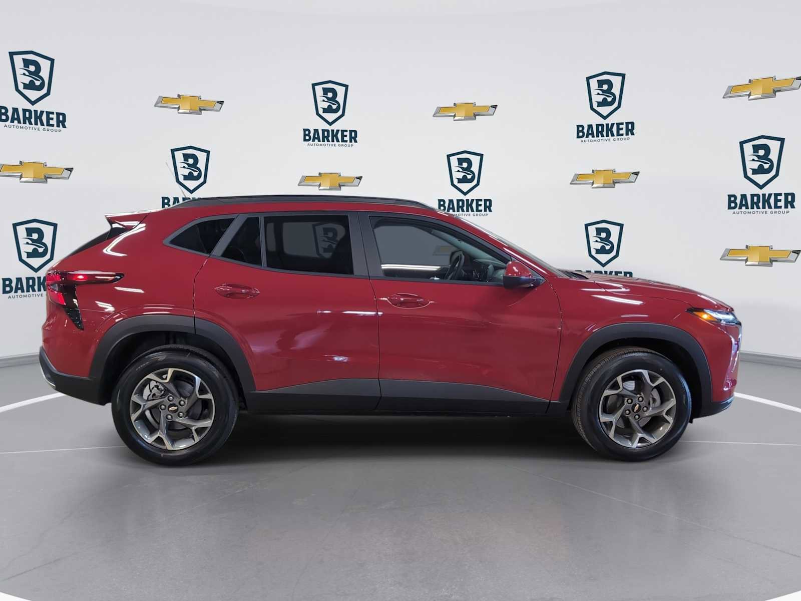 New 2026 Chevrolet Trax LT w/ Sunroof Package FWD image 9
