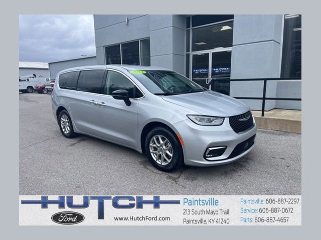 Used 2024 Chrysler Pacifica Touring-L image 1