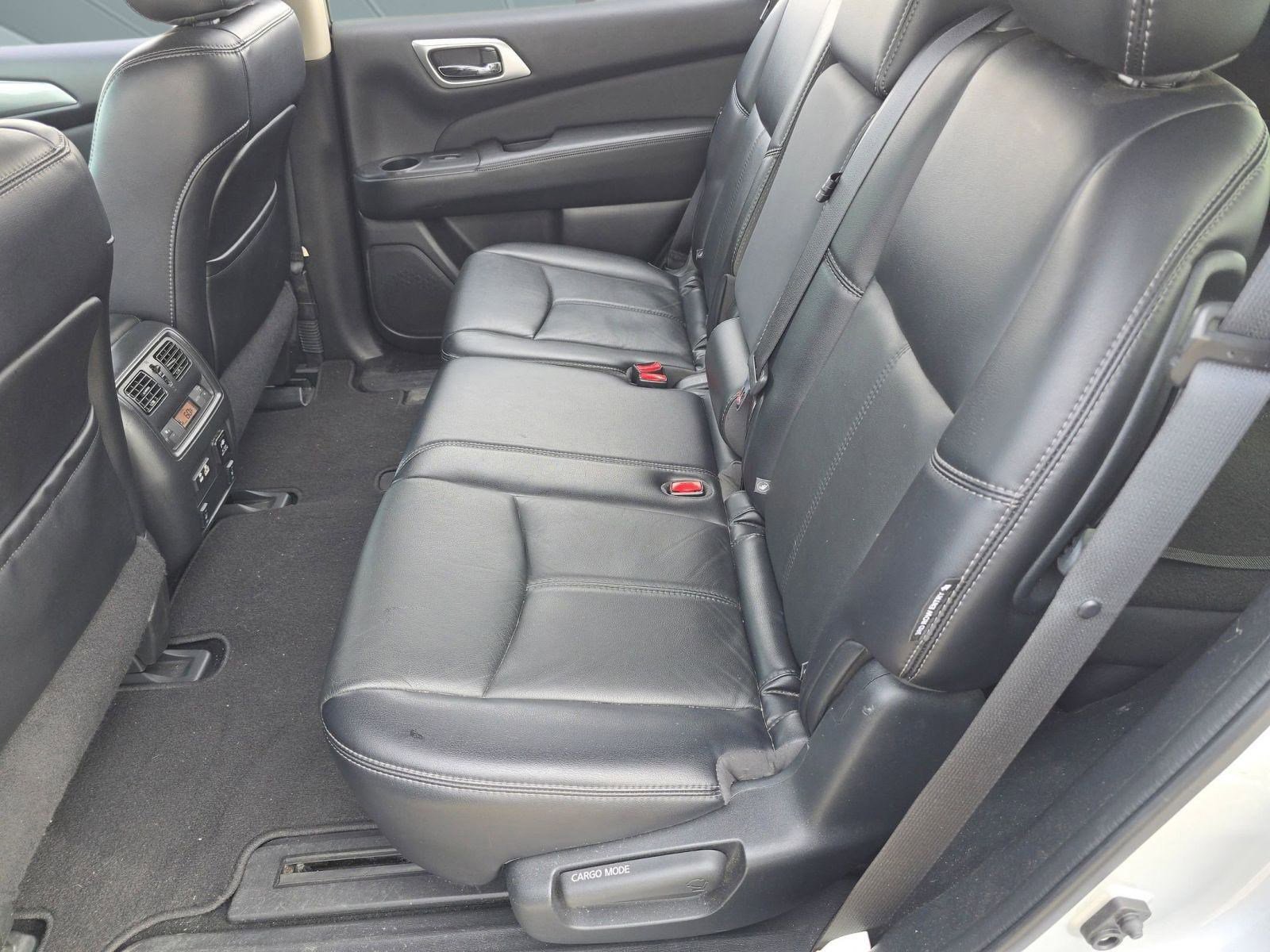 Used 2019 Nissan Pathfinder SL image 12