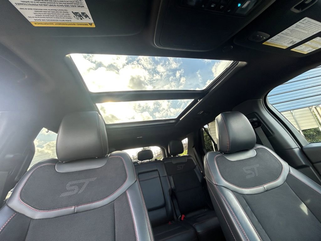 Used 2025 Ford Explorer ST AWD/4WD image 27