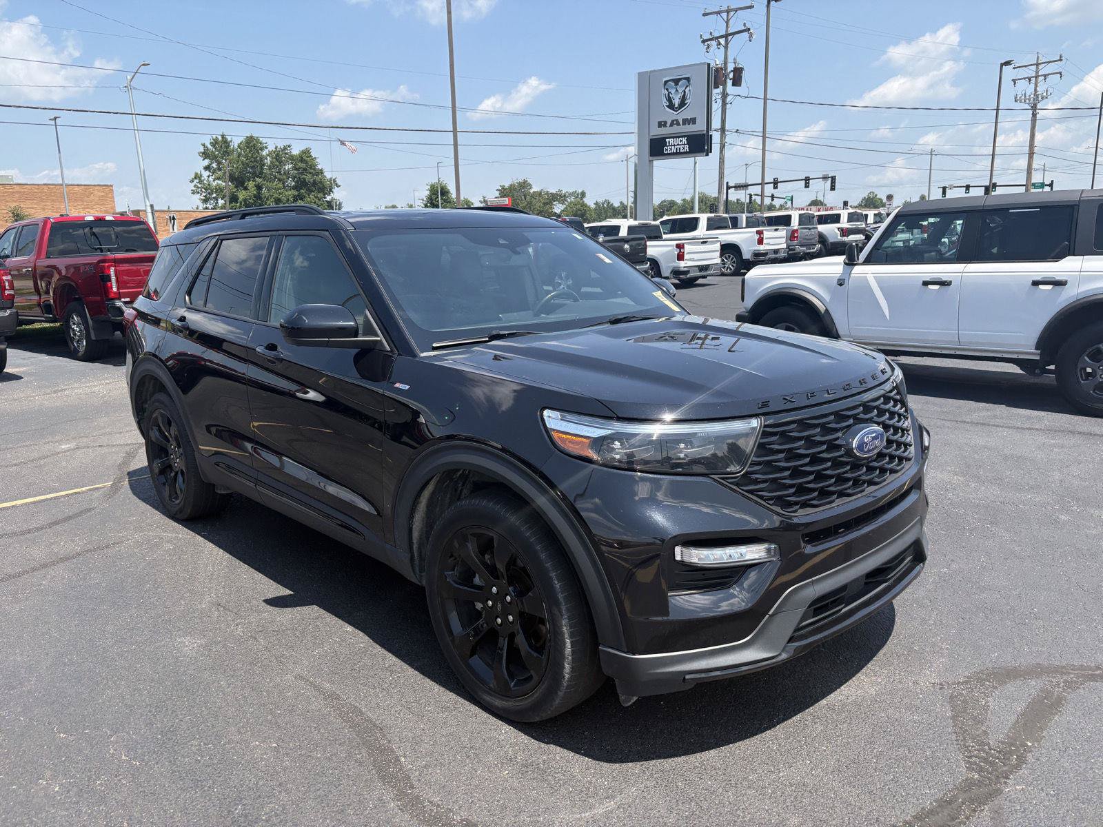Used 2023 Ford Explorer ST-Line w/ Class IV Trailer Tow Package AWD/4WD image 2