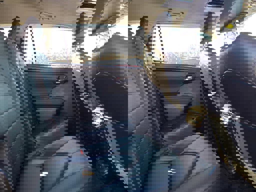 Used 2023 Toyota Highlander XLE image 12