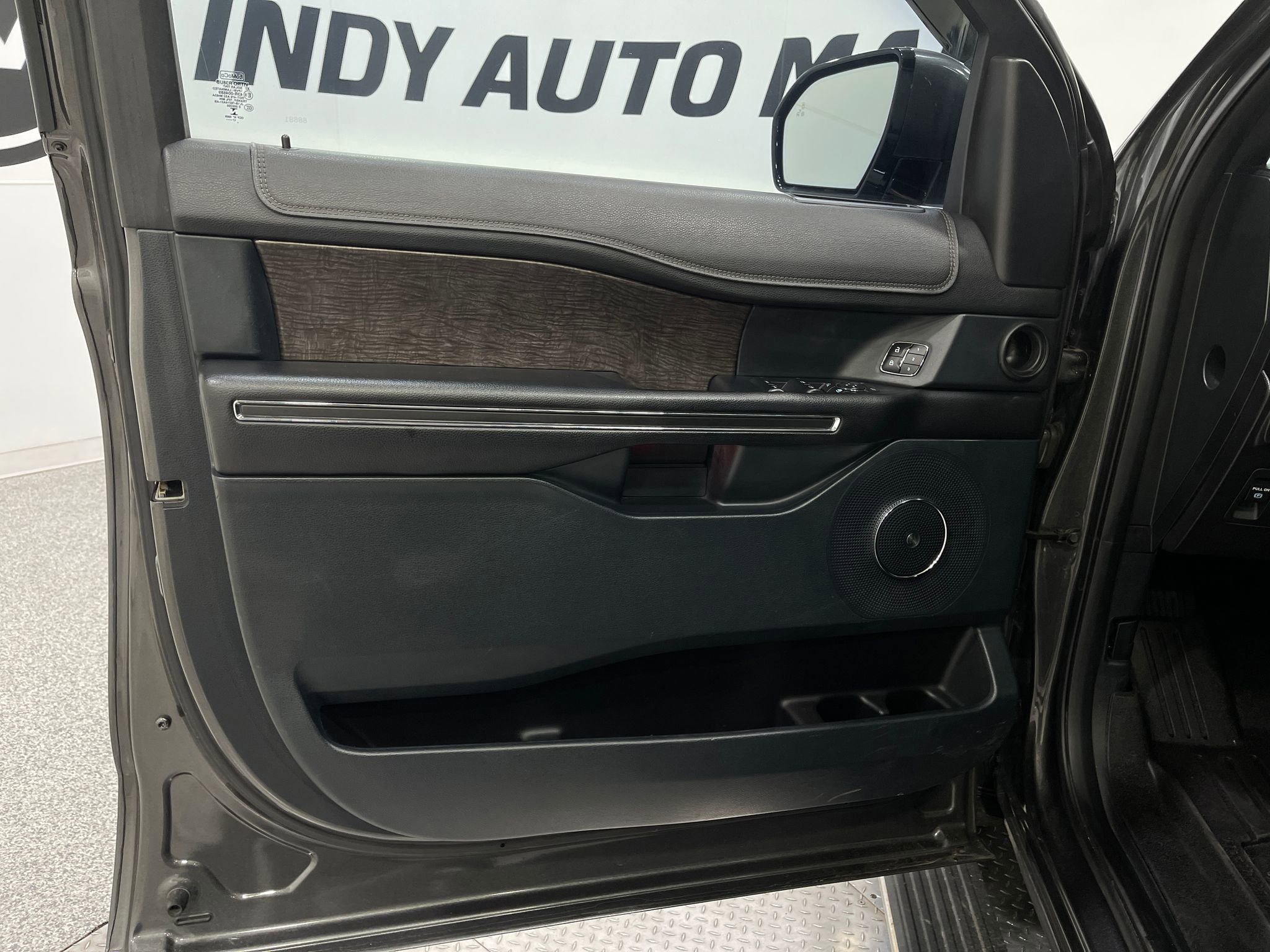 Used 2018 Ford Expedition Max Limited w/ Equipment Group 302A AWD/4WD image 15