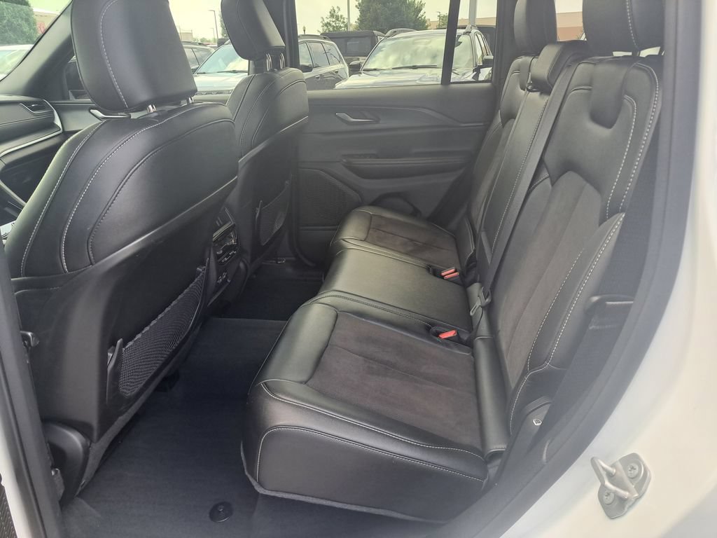 Certified 2023 Jeep Grand Cherokee Altitude AWD/4WD image 29