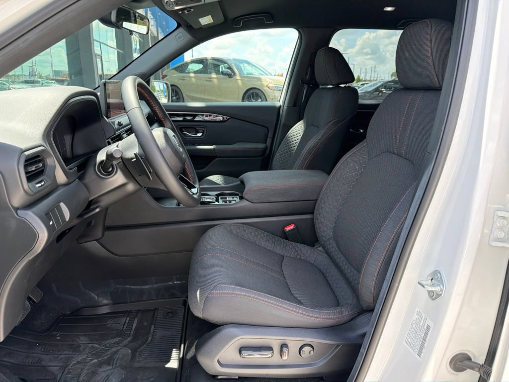 Used 2026 Honda Pilot Sport image 10