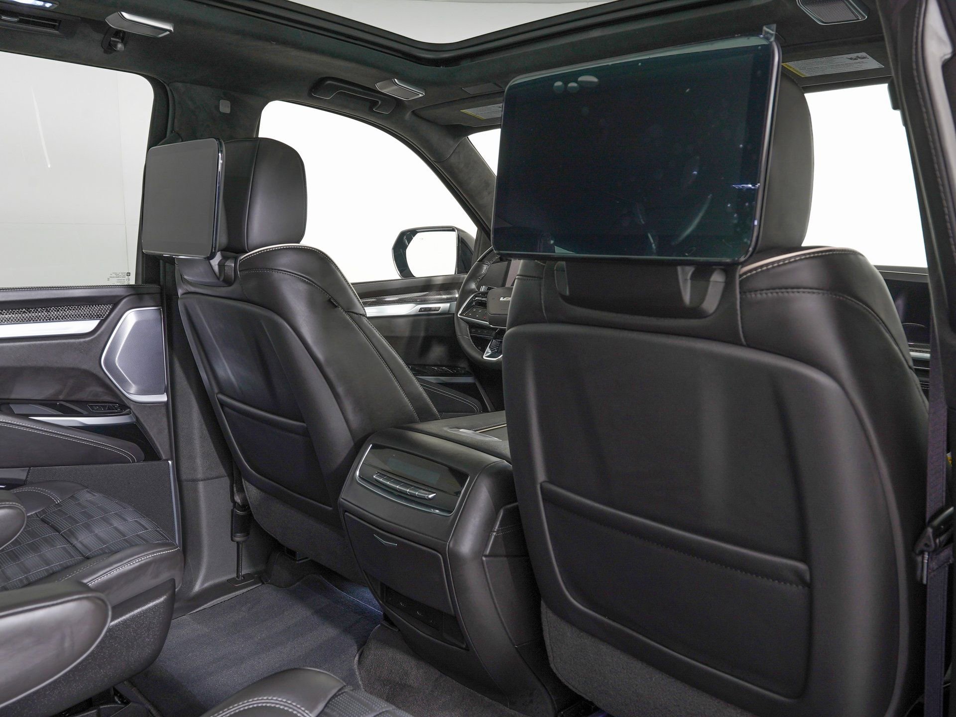 Used 2026 Cadillac Escalade ESV V image 12