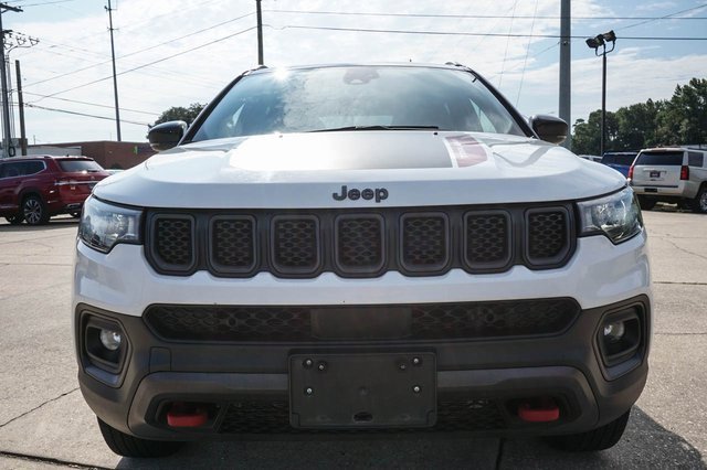 Used 2023 Jeep Compass Trailhawk image 12