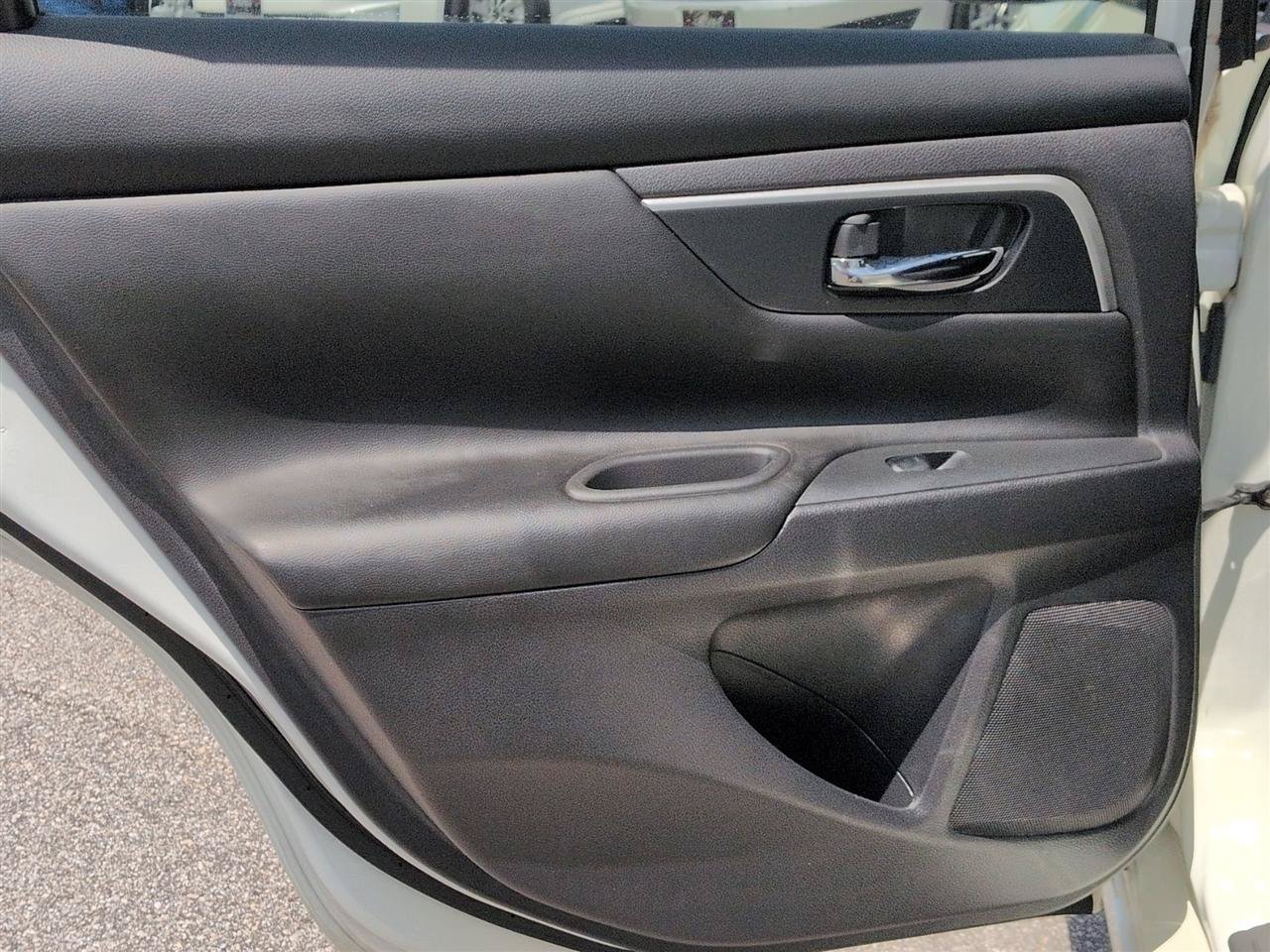 Used 2017 Nissan Altima 2.5 SR w/ Midnight Edition Package FWD image 25