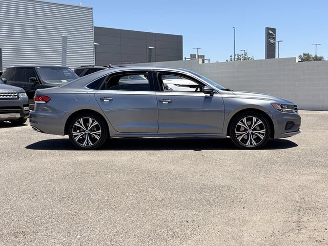 Used 2022 Volkswagen Passat 2.0T SE FWD image 5
