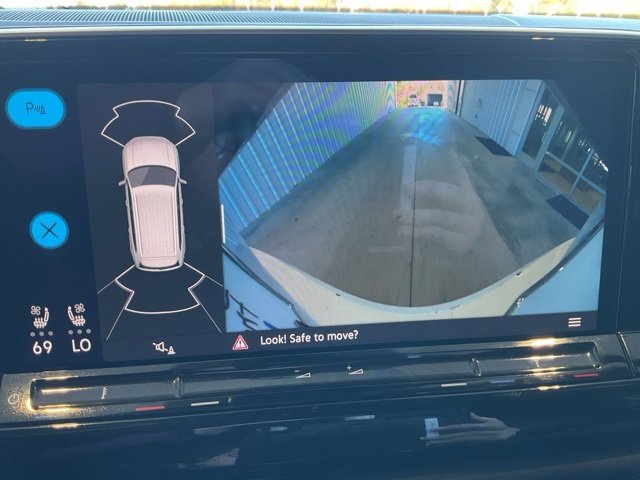 Used 2024 Volkswagen Atlas SE image 17