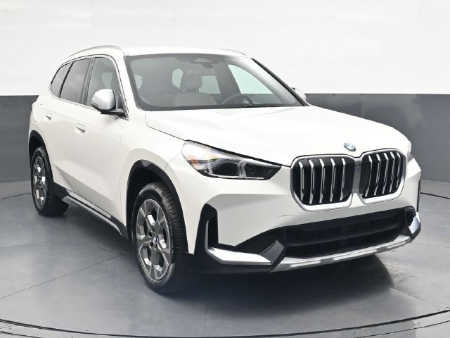 Used 2023 BMW X1 xDrive28i w/ Convenience Package AWD/4WD image 2