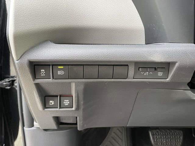 Used 2022 Toyota Sienna XLE image 23