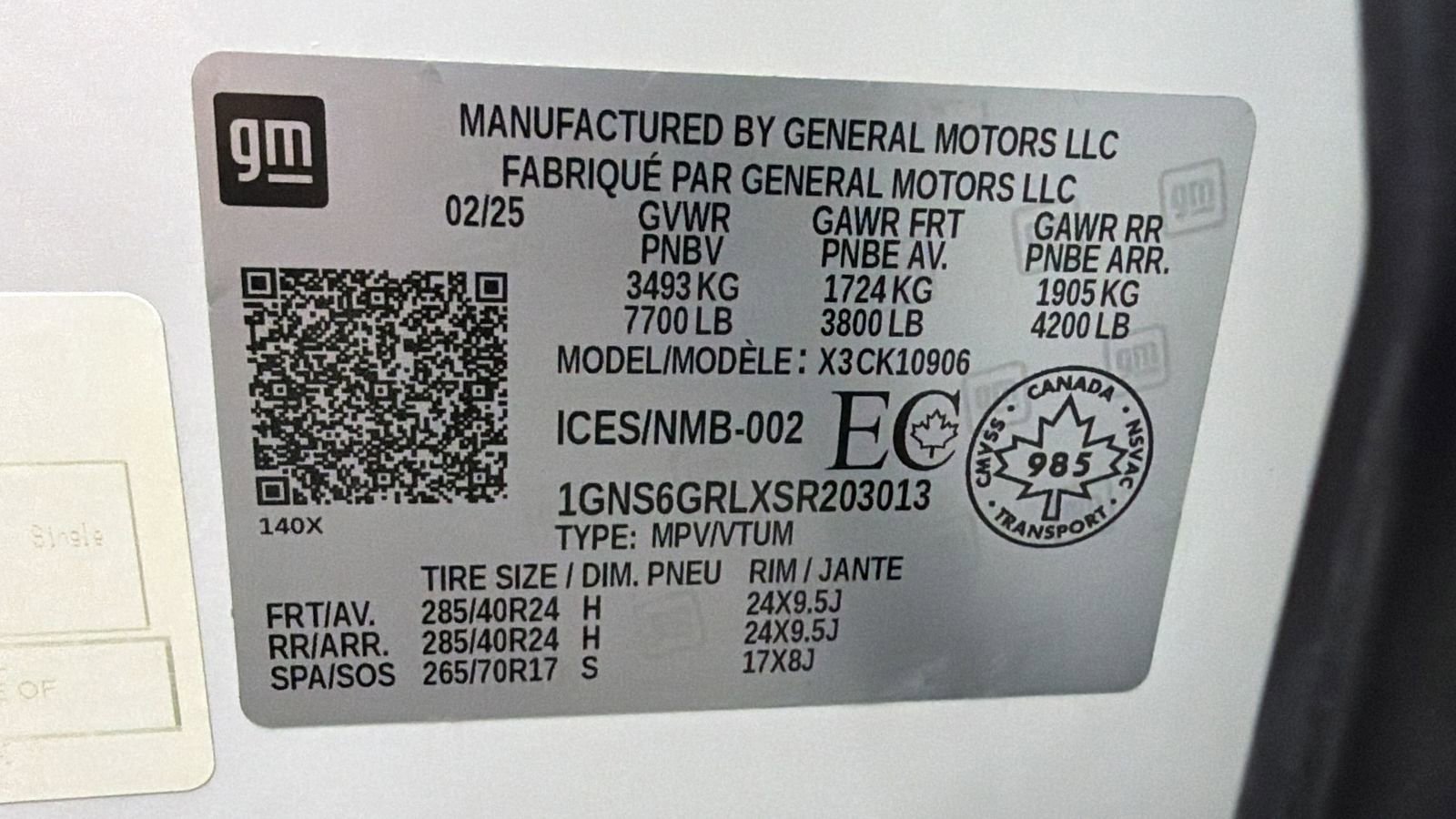 Used 2025 Chevrolet Suburban High Country image 40