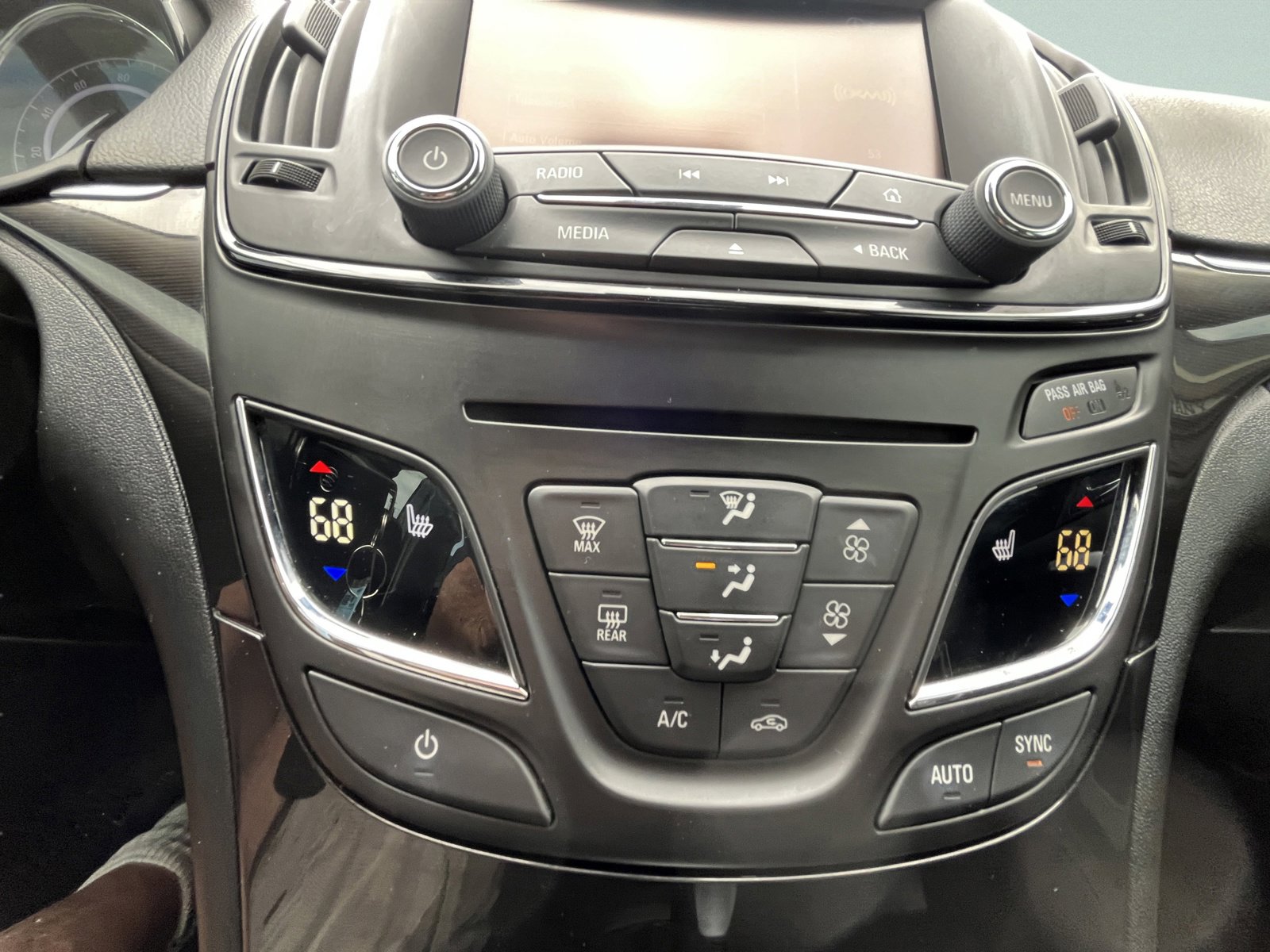Used 2014 Buick Regal FWD image 15
