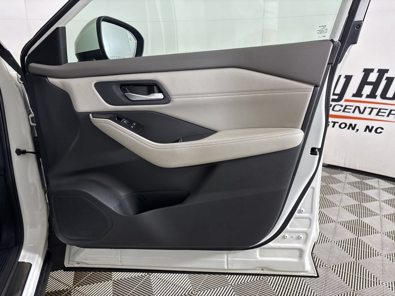 Used 2023 Nissan Rogue SL w/ SL Premium Package AWD/4WD image 30