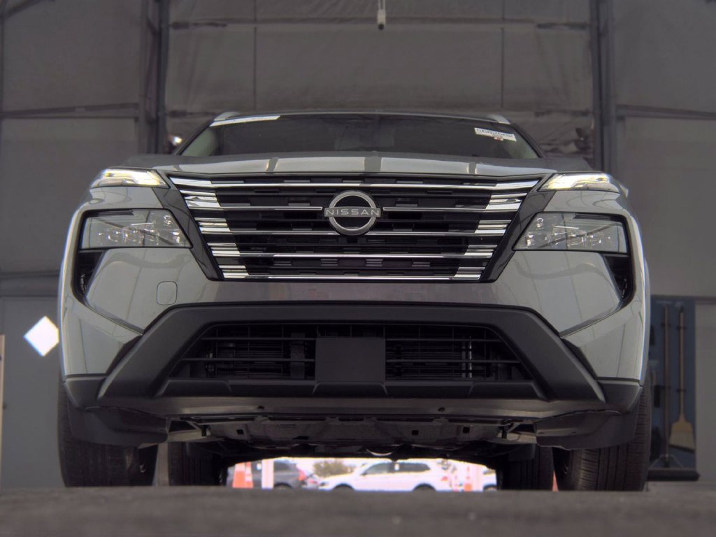 Used 2025 Nissan Rogue SV w/ SV Premium Package