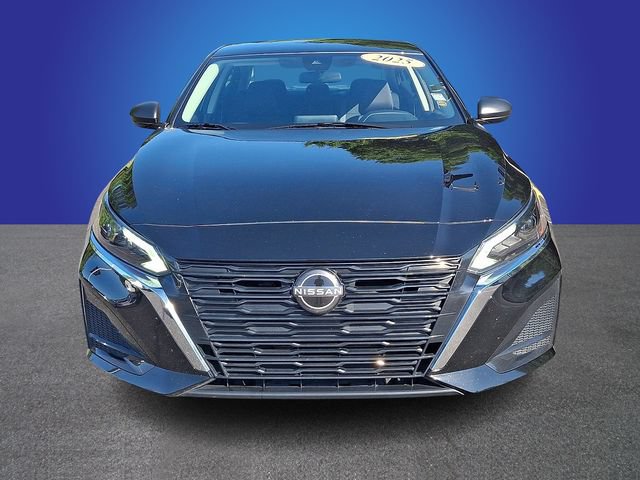 Used 2025 Nissan Altima 2.5 SV AWD/4WD image 2