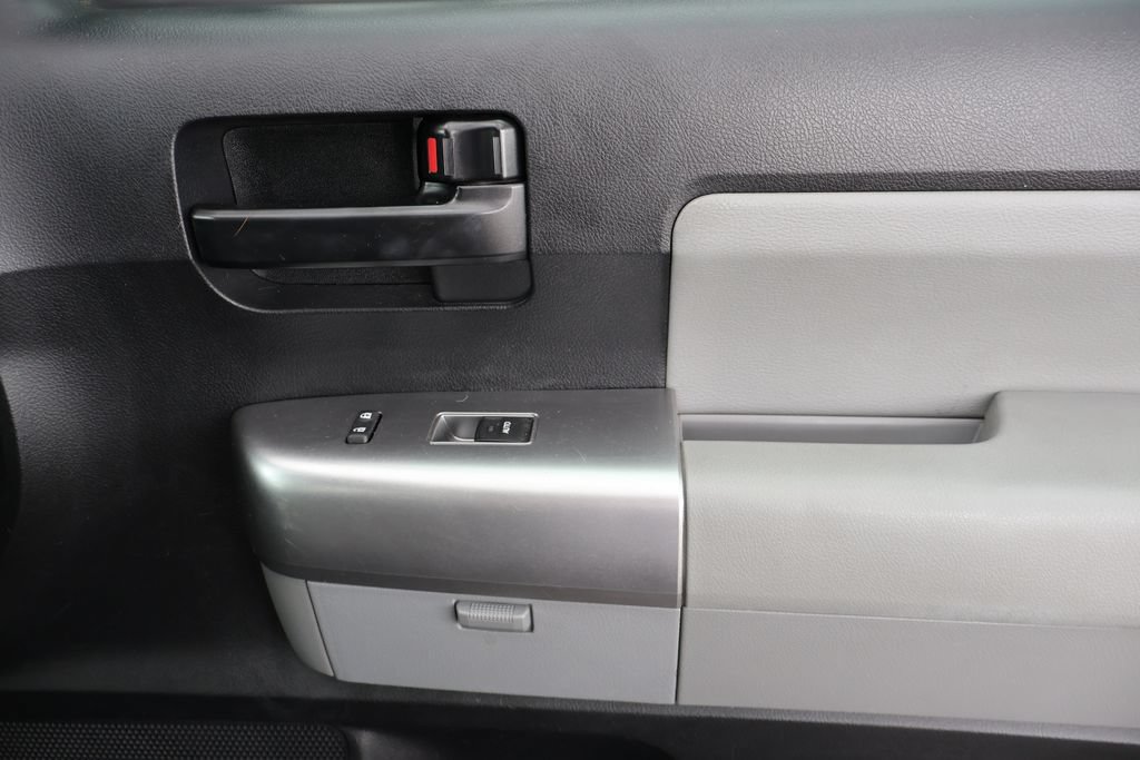 Used 2019 Toyota Sequoia SR5 AWD/4WD image 43