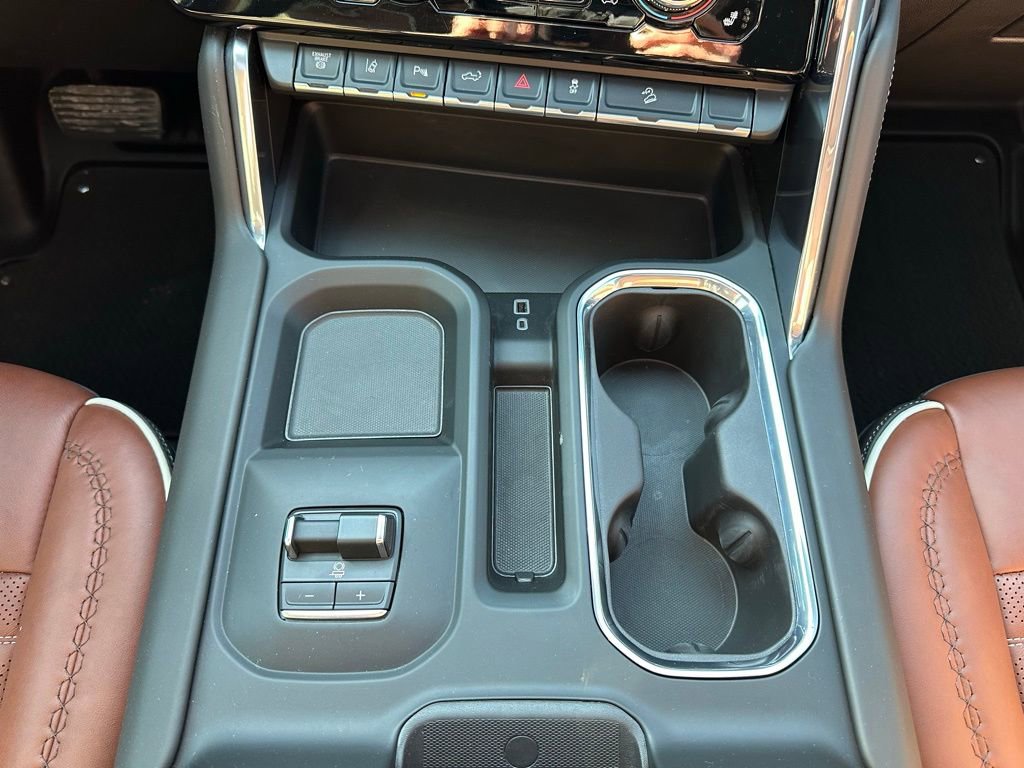 Used 2025 GMC Sierra 2500 Denali Ultimate image 11