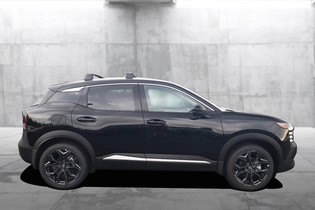 New 2026 Nissan Kicks SR w/ SR Premium Package image 5