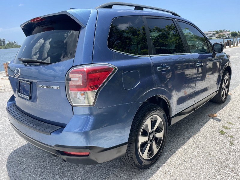 Used 2018 Subaru Forester 2.5i Limited AWD/4WD image 6