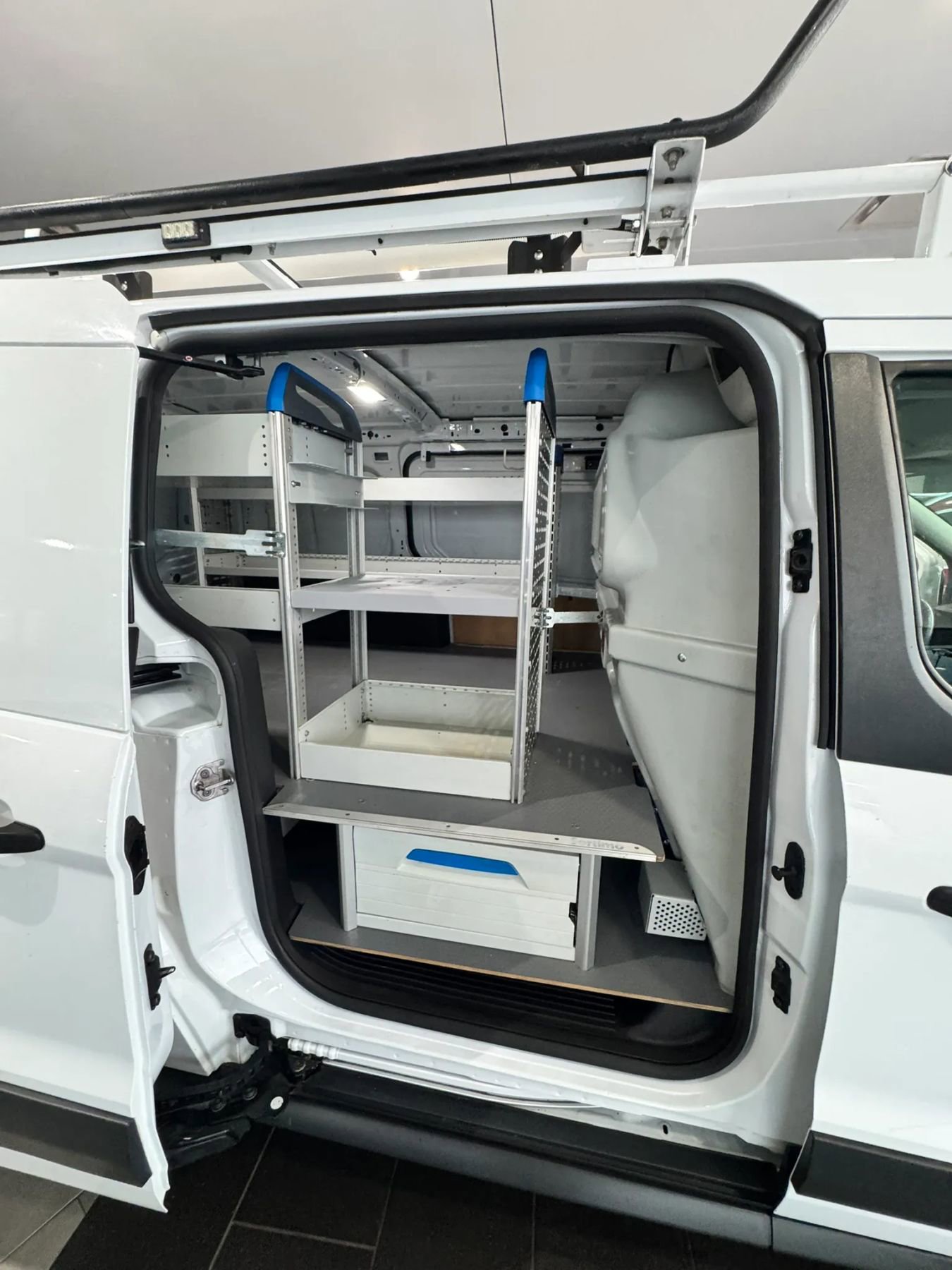 Used 2014 Ford Transit Connect XL FWD image 23