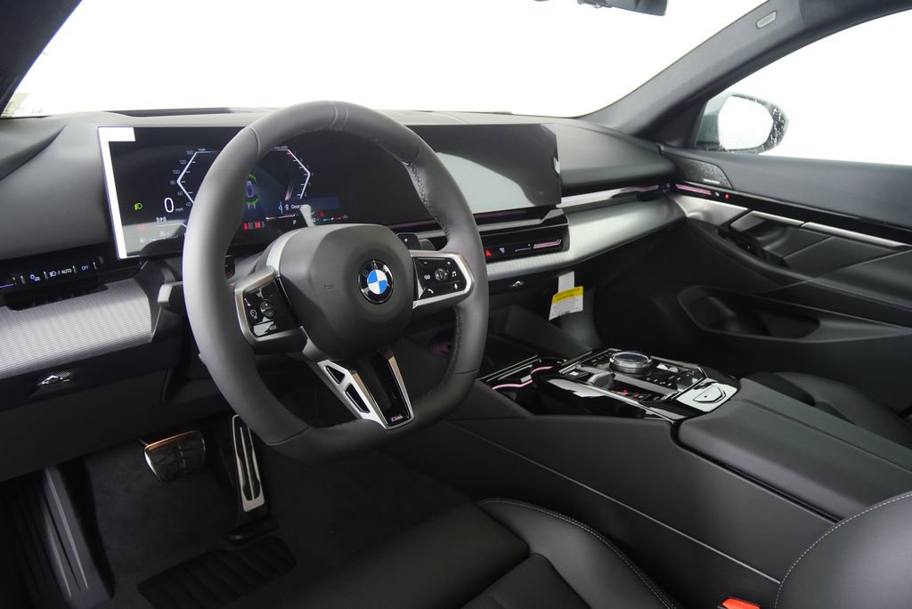 Used 2026 BMW 530i w/ M Sport Package RWD image 13