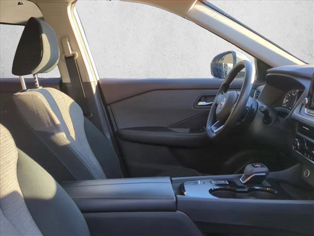 Used 2023 Nissan Rogue SV image 18