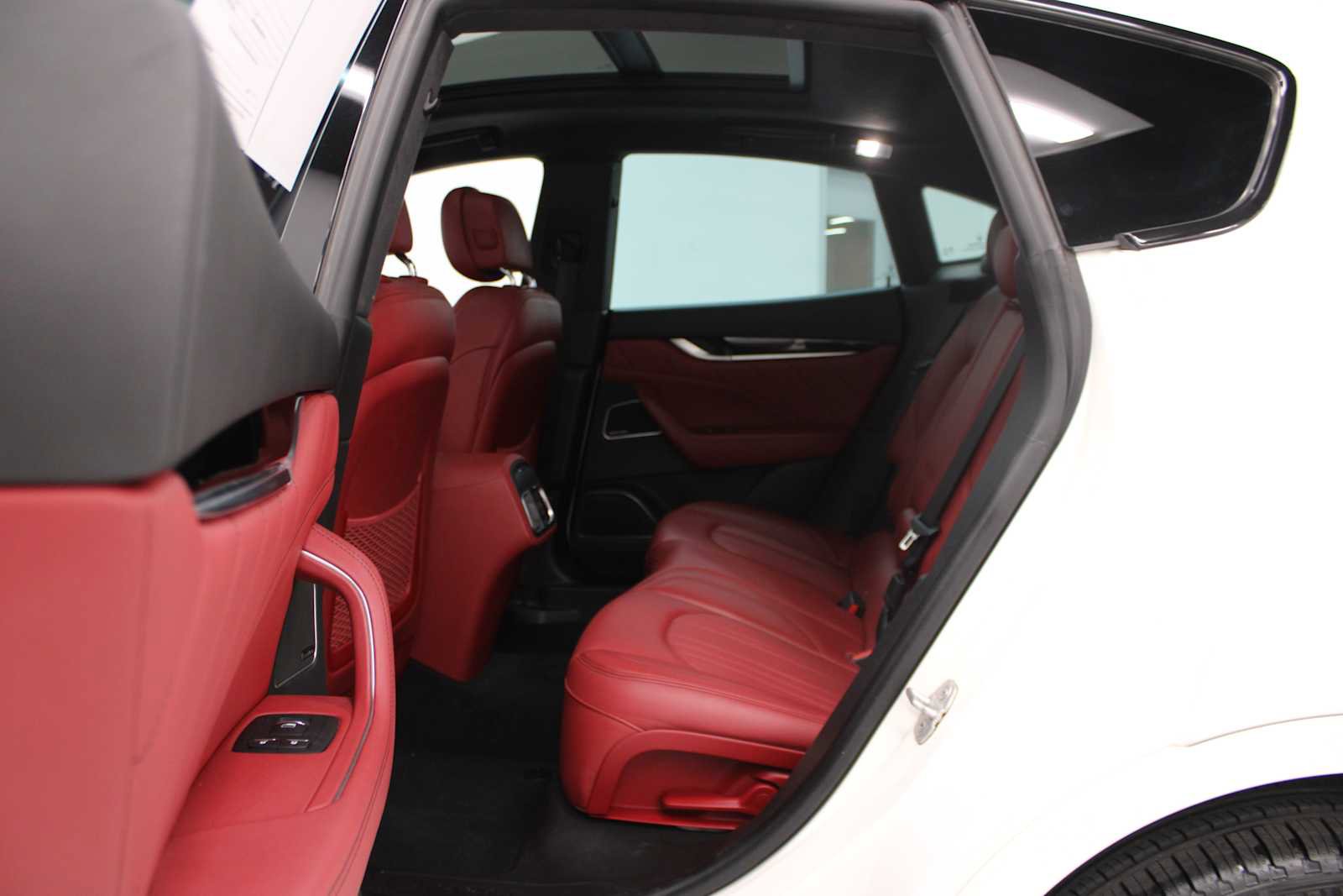 Used 2022 Maserati Levante GT image 37