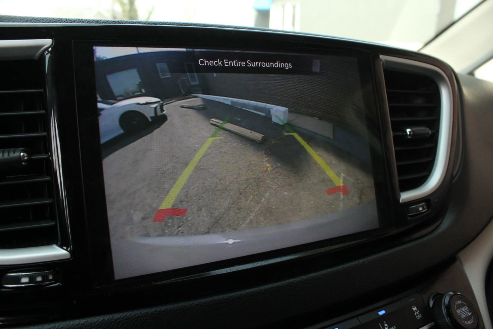 Used 2023 Chrysler Pacifica Touring-L FWD image 31