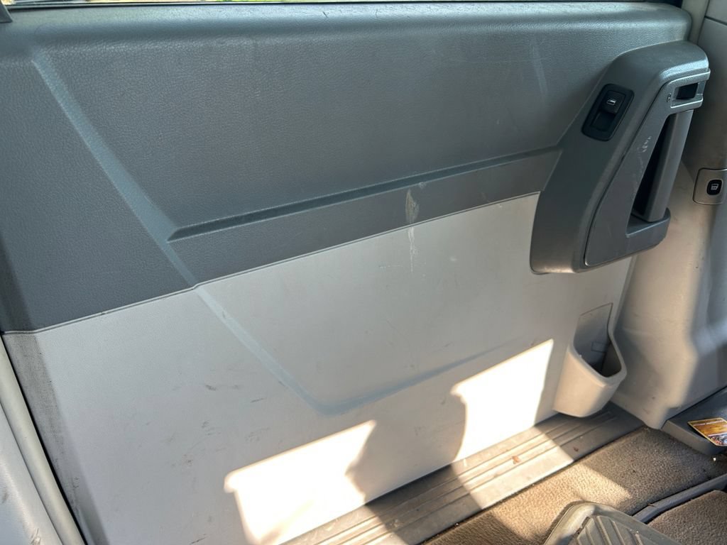 Used 2010 Chrysler Town & Country Touring FWD image 29