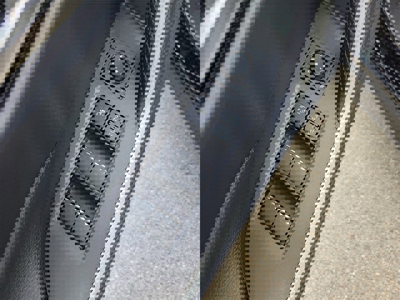 Used 2025 Toyota RAV4 XLE image 15