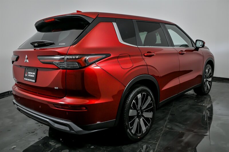 New 2026 Mitsubishi Outlander SE AWD/4WD image 9