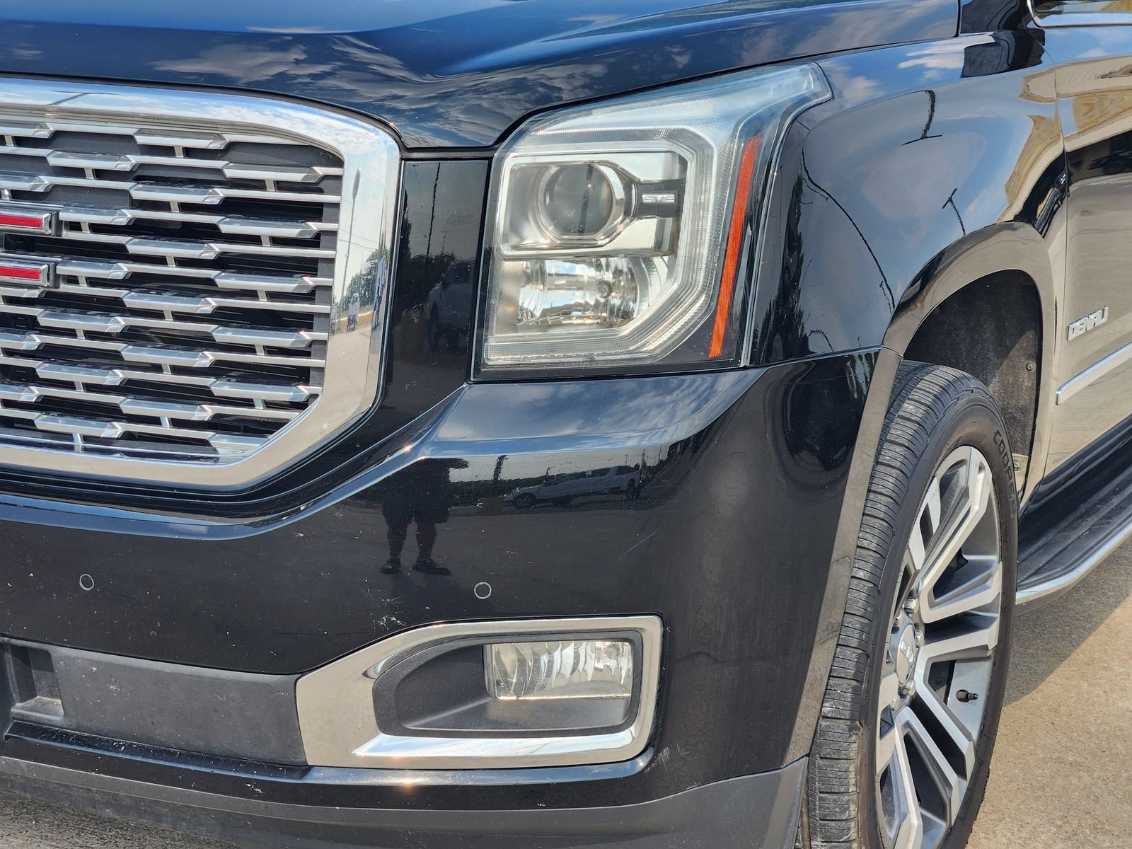 Used 2018 GMC Yukon XL Denali w/ Open Road Package AWD/4WD image 10
