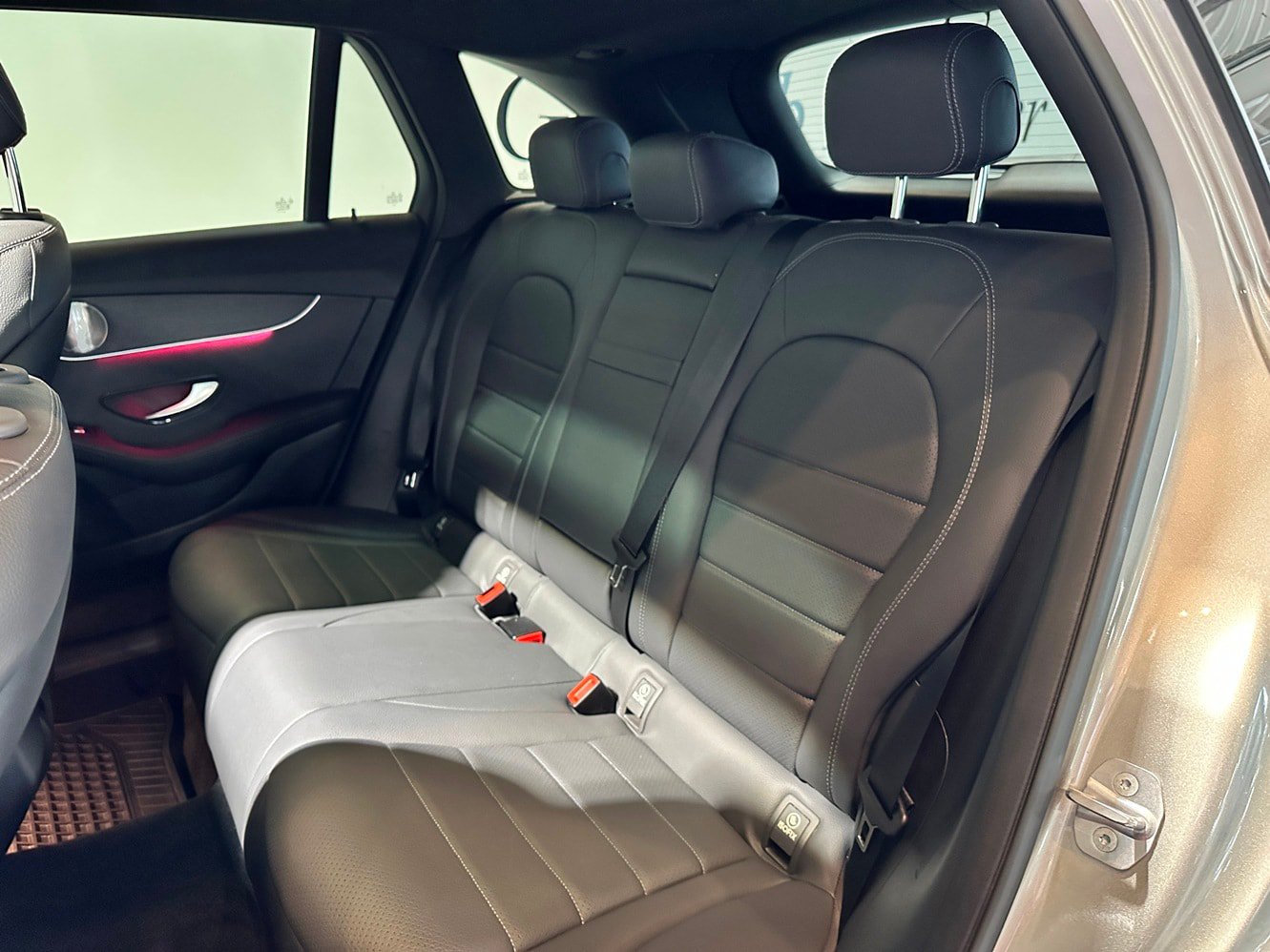 Used 2020 Mercedes-Benz GLC 300 4MATIC image 43