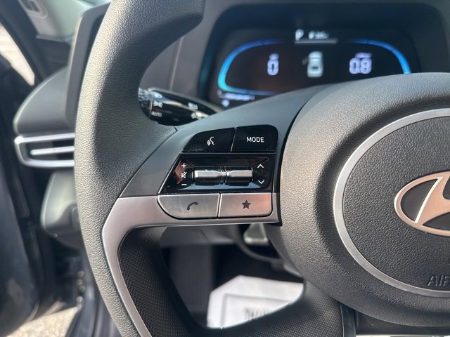 Certified 2025 Hyundai Elantra SE image 28